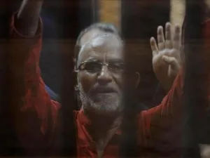 أعلنت أسرة المرشد العام للإخوان محمد بديع أنه ليس لديها أي معلومات حول حالته الصحية - الأناضول
