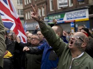 "بيغيدا" تجمع 400 متظاهر في بريطانيا 