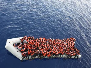 خفر السواحل الإيطالي ينقذ أكثر من 1100 مهاجر في المتوسط