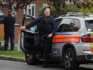 اغتصب الرجل العجوز تحت التهديد 