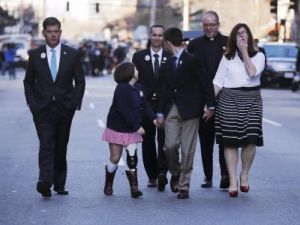 أسرة أحد ضحايا تفجيري ماراثون بوسطن بعد احياء الذكرى
