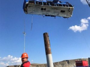 حصيلة الحادث بلغت 18 قتيلا، فيما تم إنقاذ 27 عاملا