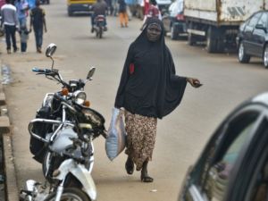 الكاميرون توسع منع ارتداء النقاب الى مناطق الشمال والساحل
