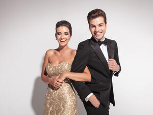 يعمل الشخص الواعي عاطفياً على تشجيع التواصل المفتوح مع الشريك