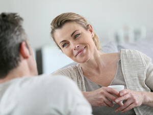 يجب على الزوجة أن تكون واضحة عند بدء الحوار مع الزوج

