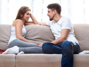 أشعري زوجك دائماً بأنّك زهرة المنزل الفوّاحة
 أشعري زوجك دائماً بأنّك زهرة المنزل الفوّاحة