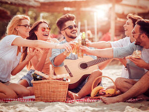 قضاء أوقات مميزة مع أفراد العائلة والأصدقاء