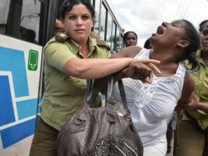 اعتقال عشرات المعارضين في كوبا قبل وصول أوباما