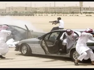 إصابة 4 سعوديين جراء سقوط مقذوفات من الأراضي اليمنية
