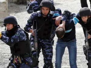 منظمة حقوقية تشير إلى تعذيب مخابرات السلطة لمعتقلين