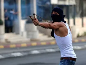 إصابة فلسطينيين بمواجهات مع جيش الاحتلال في نابلس