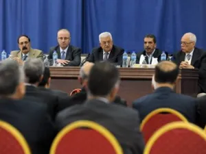 مؤتمر فتح السابع.. فرص النجاة من شبح الفشل وتفكك الحركة