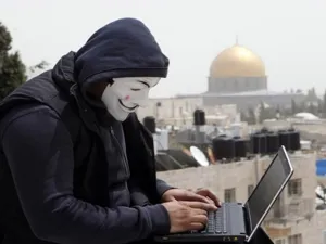 جميع الأجهزة الاستخبارية الإسرائيلية دشنت أذرعا خاصة بالحرب الإلكترونية 