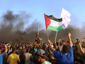 الهيئة العليا للمسيرات أطلقت على هذه الجمعة (معا غزة تنتفض والضفة تلتحم)