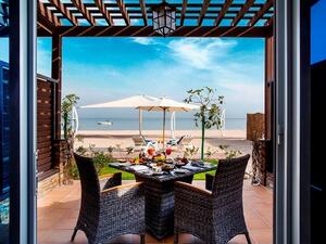 For bookings and further information, call Danat Jebel Dhanna Resort at +971 2 801 2222 or email reservations.jebeldhanna@danathotels.com or visit www.danathotels.com. 