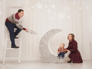 يجب دهن الغرفة باستخدام ألوان مُناسبة وباهية يجب دهن الغرفة باستخدام ألوان مُناسبة وباهية