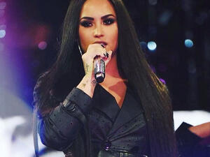 Demi Lovato canceled her concert Sunday after experiencing swollen vocal cords (Source: demilovato / Instagram) 