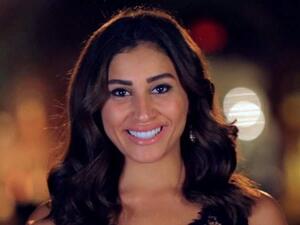 الفنانة دينا الشربيني