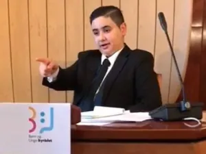 يقوم أعضاء ذلك المجلس البلدي الشبابي بمناقشة قضاياهم في مدينة أورهوس،