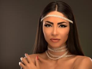 الفنانة دوللي شاهين