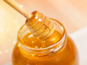 العسل يشتمل على الخصائص الّتي تحسّن من مستويات الخصوبة لدى الرّجال