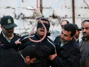 صدرت أوامر بأن يكون السجن تحت تصرف القوات الخاصة التابعة لمخابرات الحرس الثوري -
