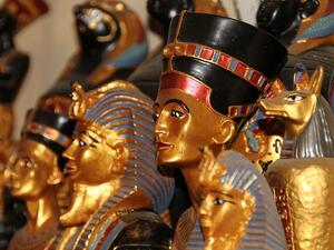 A sharp surge in basic and non-basic commodity prices began right after the flotation of the Egyptian pound in November. (File photo) A sharp surge in basic and non-basic commodity prices began right after the flotation of the Egyptian pound in November. (File photo)