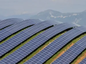 Solar energy is one form of renewable energy that could bring millions to Egypt's economy. (Shutterstock)
