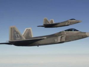 مقاتلات إف-22 أمريكية تحلق فوق كوريا الجنوبية في استعراض للقوة