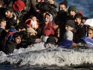 Refugees and migrants arrive on the Greek island (AFP/File Photo)