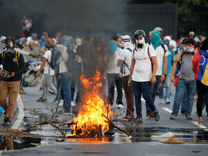 مقتل شخصين مع استمرار التظاهرات ضد مادورو في فنزويلا