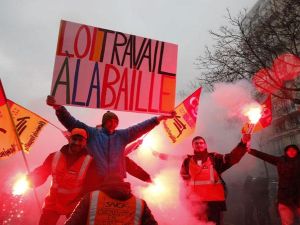 صدامات خلال تظاهرات احتجاج على مشروع اصلاح قانون العمل في فرنسا
