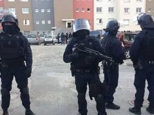 فرنسا في حالة تأهب قصوى بعد أن شهدت البلاد سلسلة من الهجمات