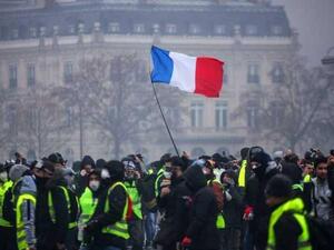 اندلعت الاحتجاجات في نوفمبر بسبب الضغط على ميزانيات الأسر بضرائب الوقود
