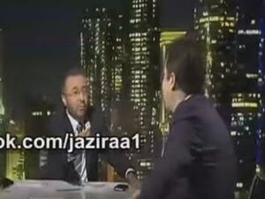 فيصل القاسم يعطي ضيفه "حبة باندول" أو "تحميله" ثم يطرده على الهواء - يوتيوب