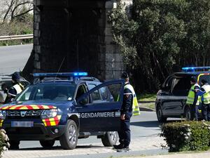 العثور على سيارة تنقل متفجرات في إحدى ضواحي باريس
