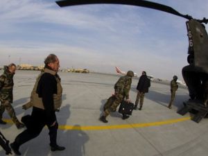 تتزامن هذه العملية مع بدء بريطانيا استقبال عشرات الأطفال المهاجرين غير المصحوبين بأقارب بالغين من المخيم