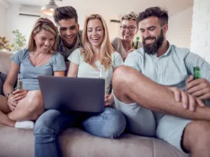 حس الفكاهة الذي يملكه القوس لعله الأقوى بين جميع الأبراج