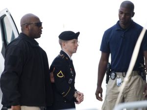 مانينغ التي لم تكن معروفة وقت اعتقالها أصبحت شخصية معروفة حول العالم 
