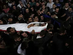 بينهم 3 قادة ميدانيين في الجناحين المسلحين لحركتي حماس والجهاد الاسلامي 