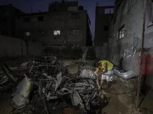 الاحتلال زعم أن السيارة تعود لأحد مطلقي الطائرات الورقية الحارقة- شهاب

