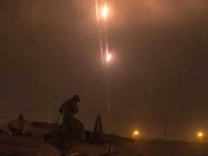 إسرائيل تعلن التصدي لـ"وابل صواريخ" من غزة