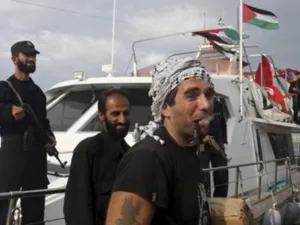 صورة ارشيفية لفيتوريو أريجوني في ميناء غزة 