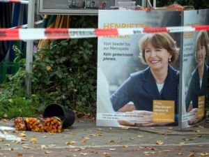 ريكر تفوز برئاسة بلدية كولونيا غداة تعرضها لاعتداء بالسكين
