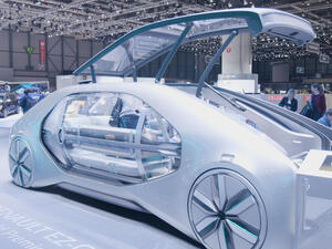 مصنعو السيارات يصممون نماذج سيارات تتجاوز أفكار السيارات الشخصية