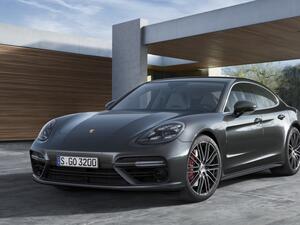 أعلنت بورش أيضاً أنها ستكشف عن فئة الواجن من باناميرا في معرض باريس القادم