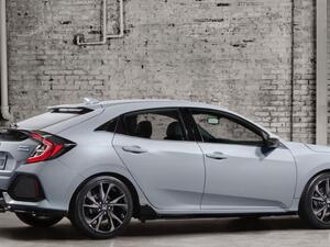 تتوفر سيفيك هاتشباك بخمسة فئات مختلفة هي LX, EX, EX-L, Sport و Sport Touring