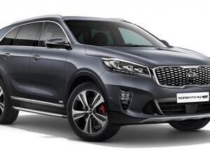 حصلت سورينتو 2018 على مصابيح محدثة أمامية تحتوي على إضاءة LED نهارية