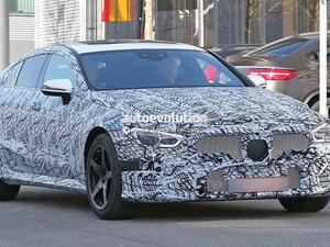 يتوقع بأن تسمى سيارة مرسيدس الجديدة بـAMG GT4 وذلك لكونها من تطوير AMG ولإمتلاكها لـ4 ابواب