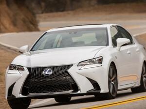 لكزس قامت بإطلاق فئات هجينة من مجموعة من سياراتها ومنها CT, ES, GS, NX, RX، و LC.